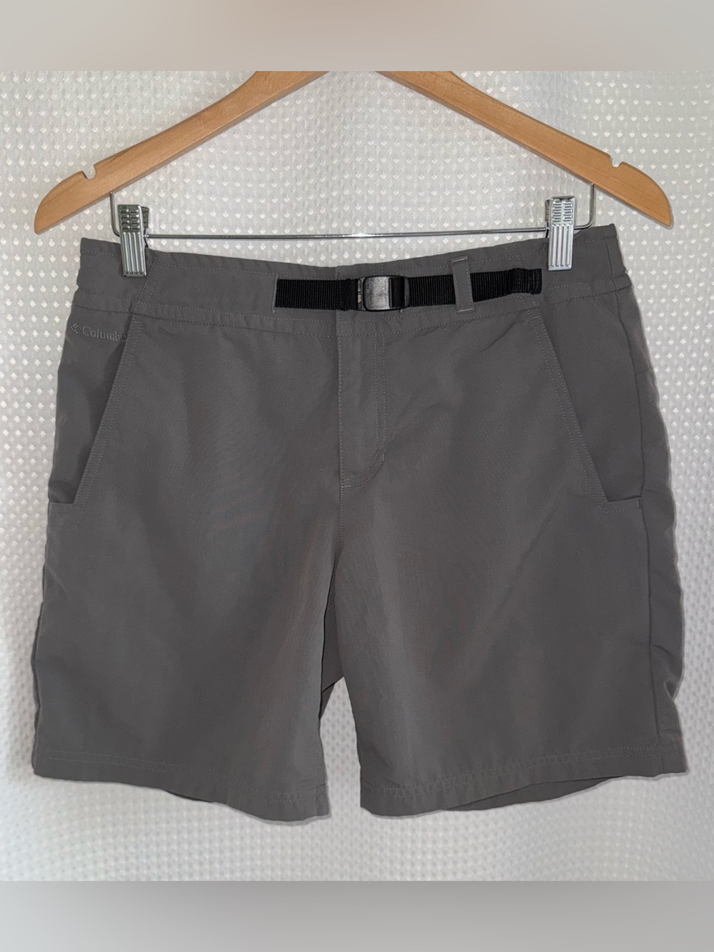 Columbia Gray Belted Shorts Women’s Size 10 Nylon Outdoor Hiking Shorts